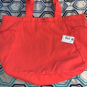 EUC lululemon Side-Cinch Shopper Bag. Red